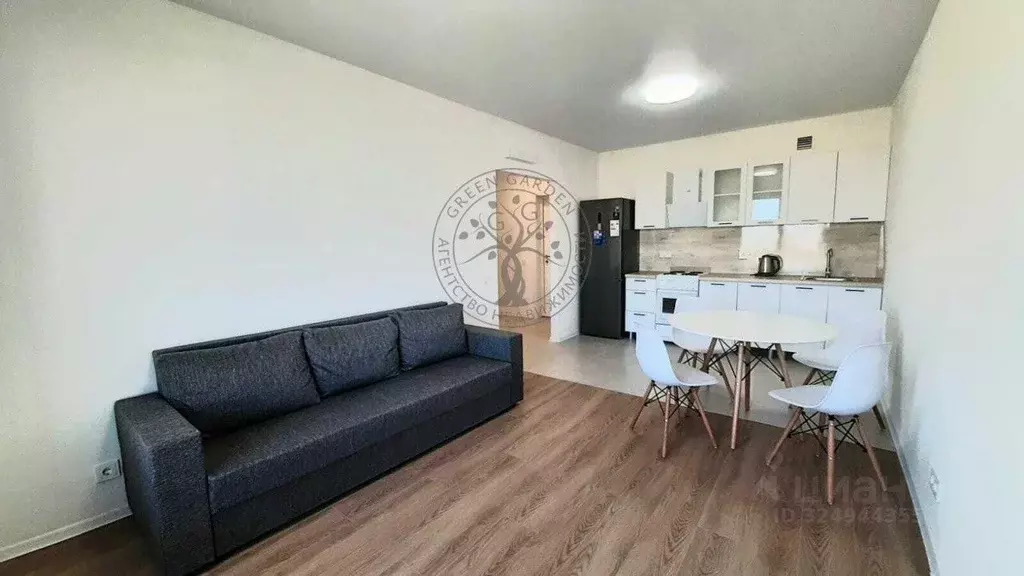 2-к кв. Свердловская область, Екатеринбург ул. Хуторская, 1/2 (55.0 м) - Фото 1