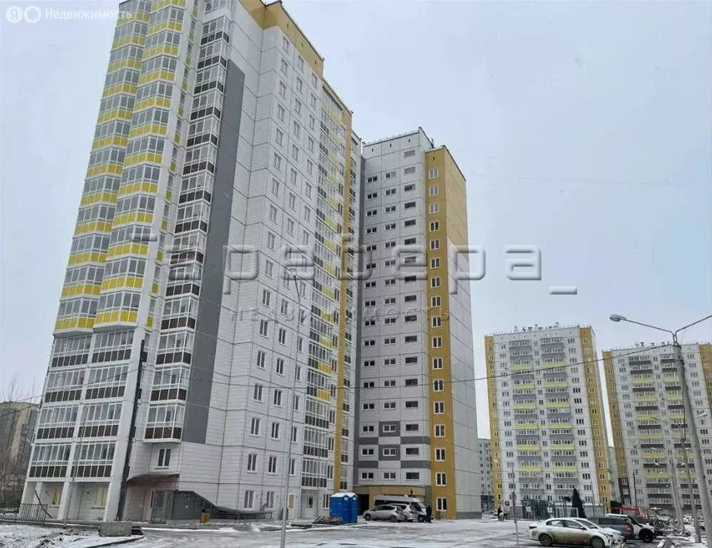 3-комнатная квартира: Красноярск, улица Партизана Железняка, 47 (70 м) - Фото 1
