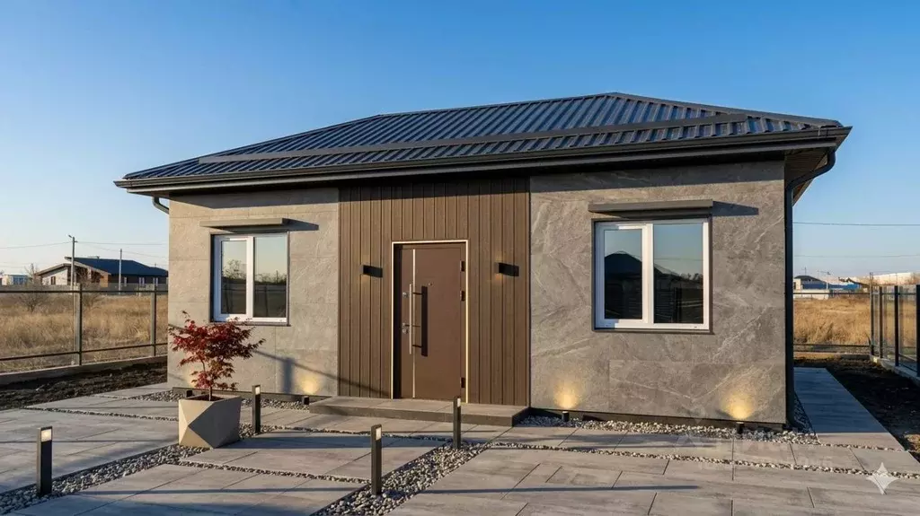 Дом в Адыгея, Тахтамукайский район, Старобжегокай аул ул. Хатита (45 ... - Фото 1