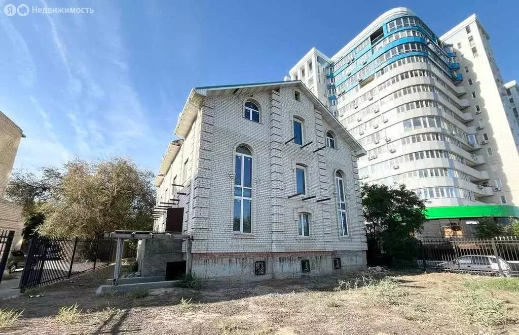 Дом в Астрахань, улица Грибоедова, 16 (627 м) - Фото 1