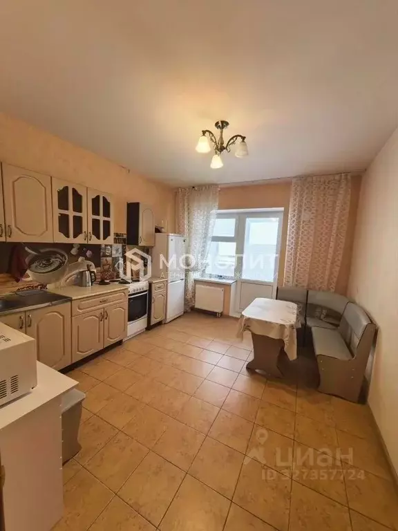 2-к кв. Белгородская область, Старый Оскол Степной мкр, 26 (70.0 м) - Фото 1