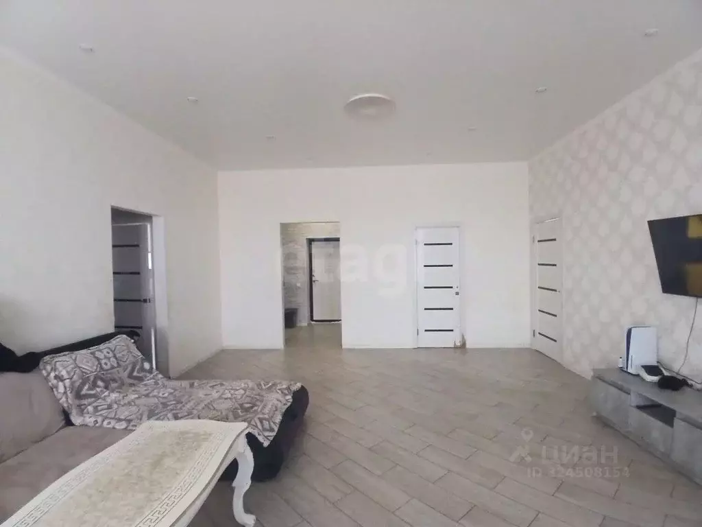 Дом в Башкортостан, Иглинский район, Акбердинский сельсовет, д. ... - Фото 1