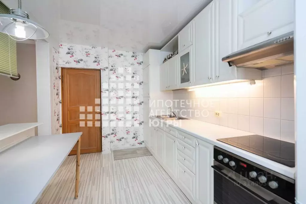 2-к кв. Ханты-Мансийский АО, Ханты-Мансийск ул. Калинина, 22А (50.6 м) - Фото 0
