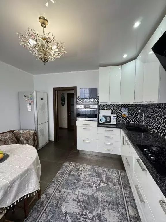 1-к кв. Астраханская область, Астрахань ул. Космонавтов, 18к1 (57.0 м) - Фото 2