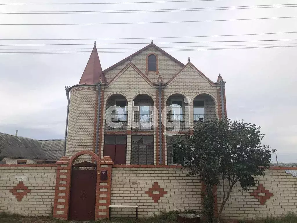 Дом в Белгородская область, Валуйки Центральная ул. (170 м) - Фото 0