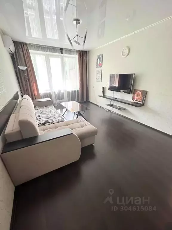 2-к кв. Татарстан, Казань ул. Хусаина Мавлютова, 42 (36.0 м) - Фото 0