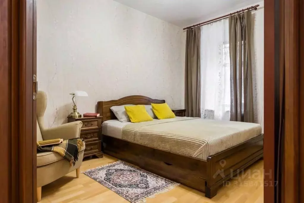 1-к кв. Санкт-Петербург 10-я Васильевского острова линия, 39 (69.0 м) - Фото 0