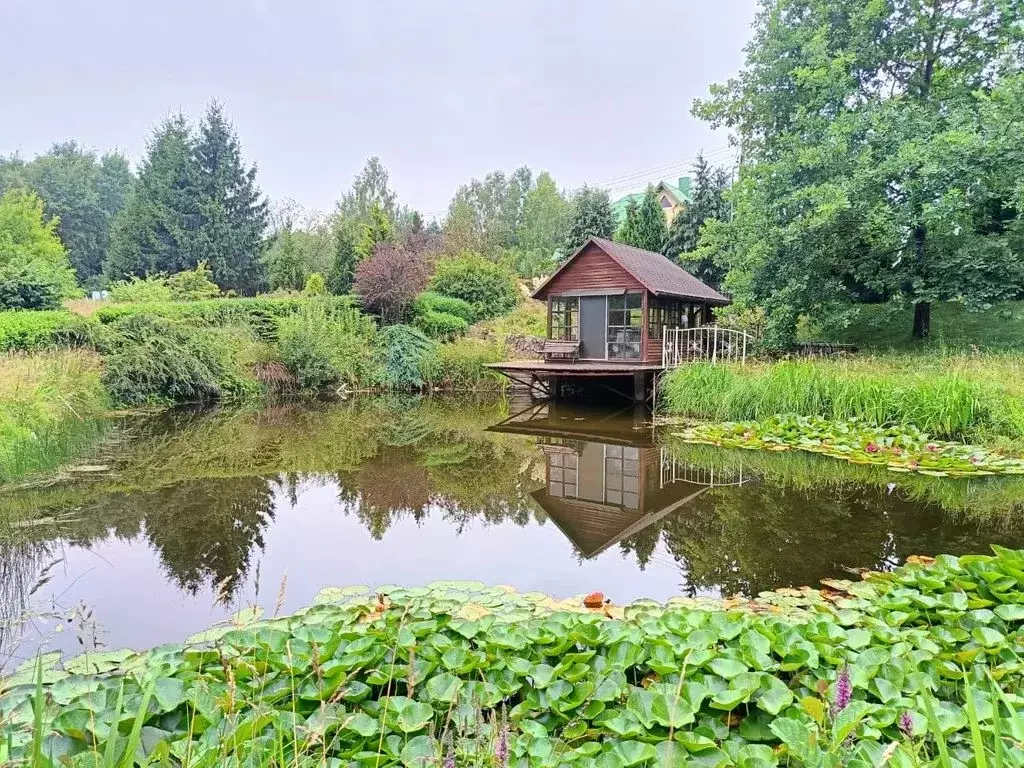 Дом в Калининградская область, пос. Приморье ул. Полевая, 18 (300 м) - Фото 1