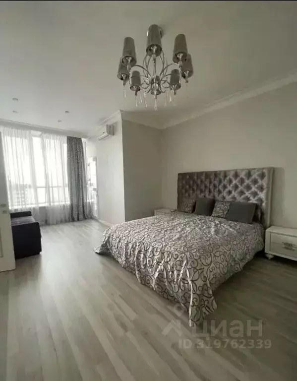 3-к кв. Краснодарский край, Сочи Светлана мкр, ул. Гагринская, 10 ... - Фото 0