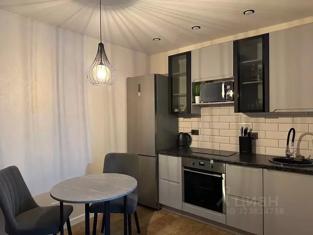 1-к кв. Тюменская область, Тобольск 6-й мкр, 110к2 (36.0 м) - Фото 0