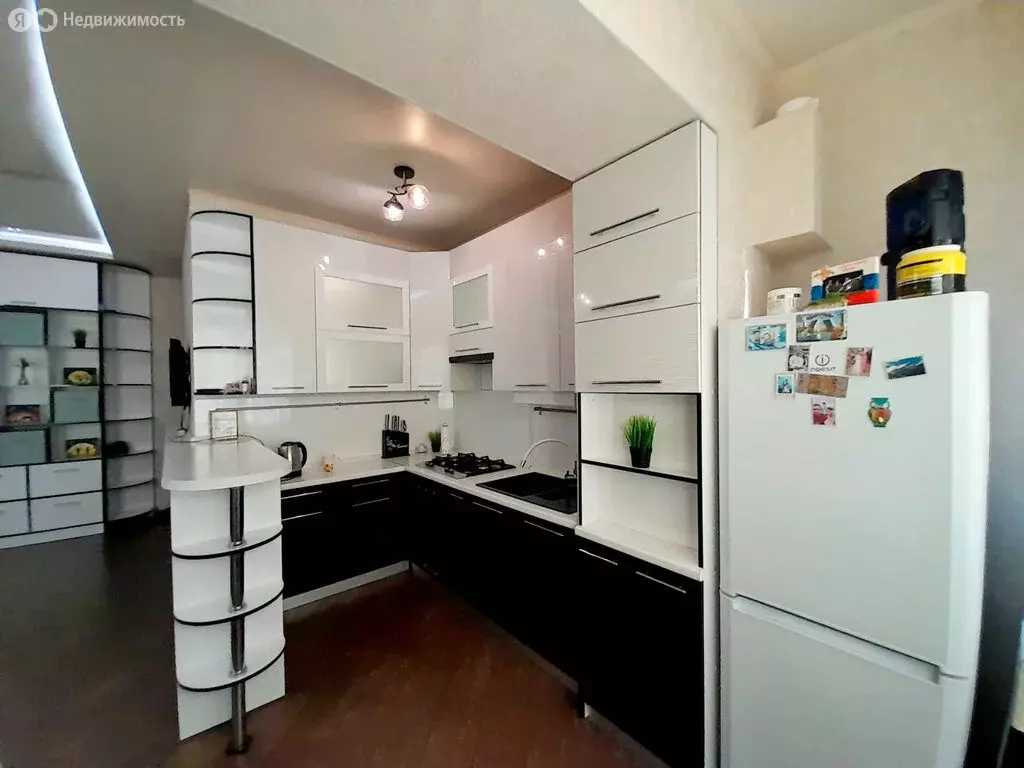 4-комнатная квартира: Батайск, улица Энгельса, 256 (90 м) - Фото 1