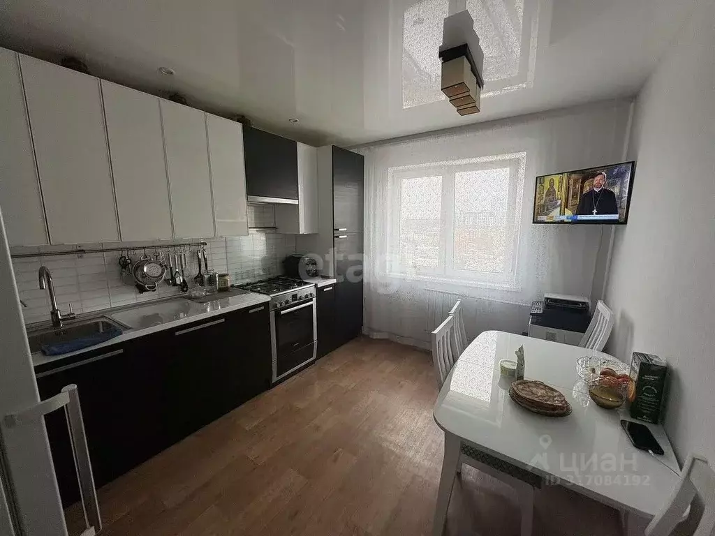 3-к кв. Свердловская область, Екатеринбург ул. Кольцевая, 37 (76.0 м) - Фото 0