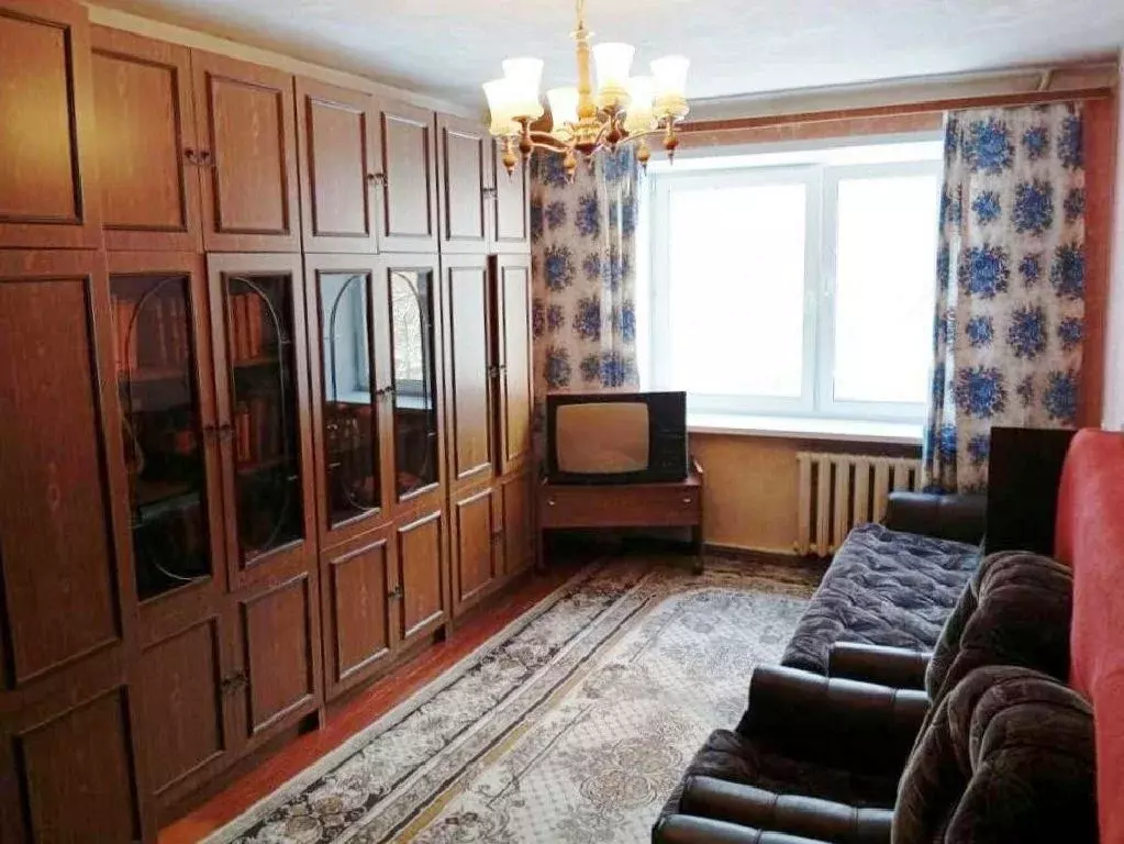 Продается комната в 7-комнатной квартире - Фото 1