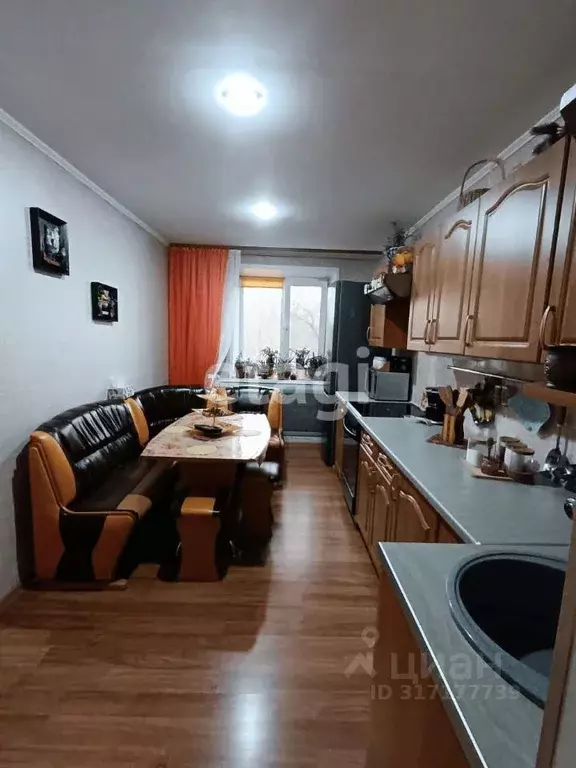 4-к кв. Амурская область, Белогорск Первомайская ул., 34 (91.2 м) - Фото 0