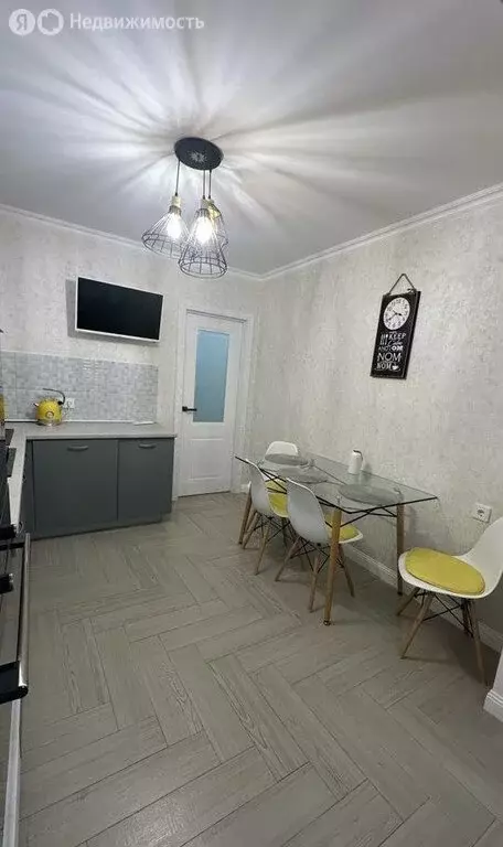 3-комнатная квартира: Курганинск, улица 76-й Квартал, 8 (79 м) - Фото 1