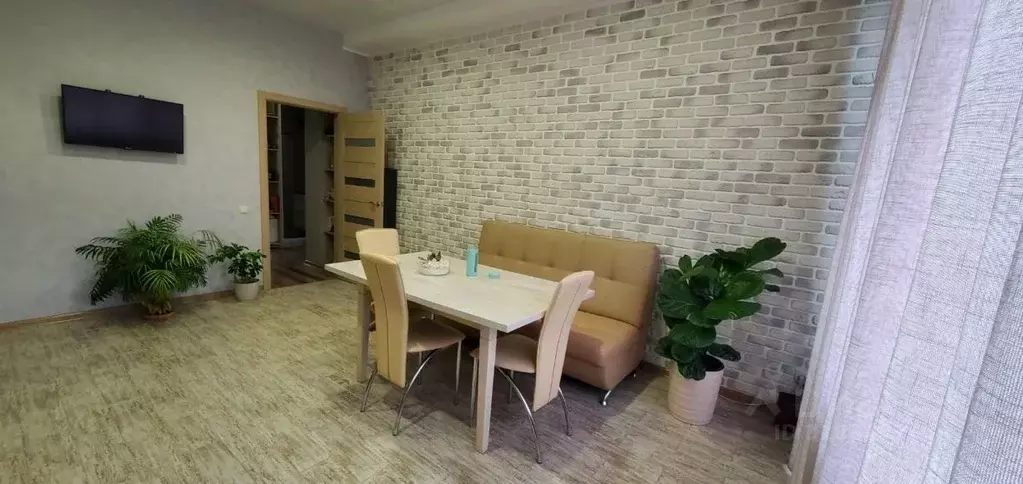 2-к кв. Севастополь ул. Степаняна, 10А (72.8 м) - Фото 0