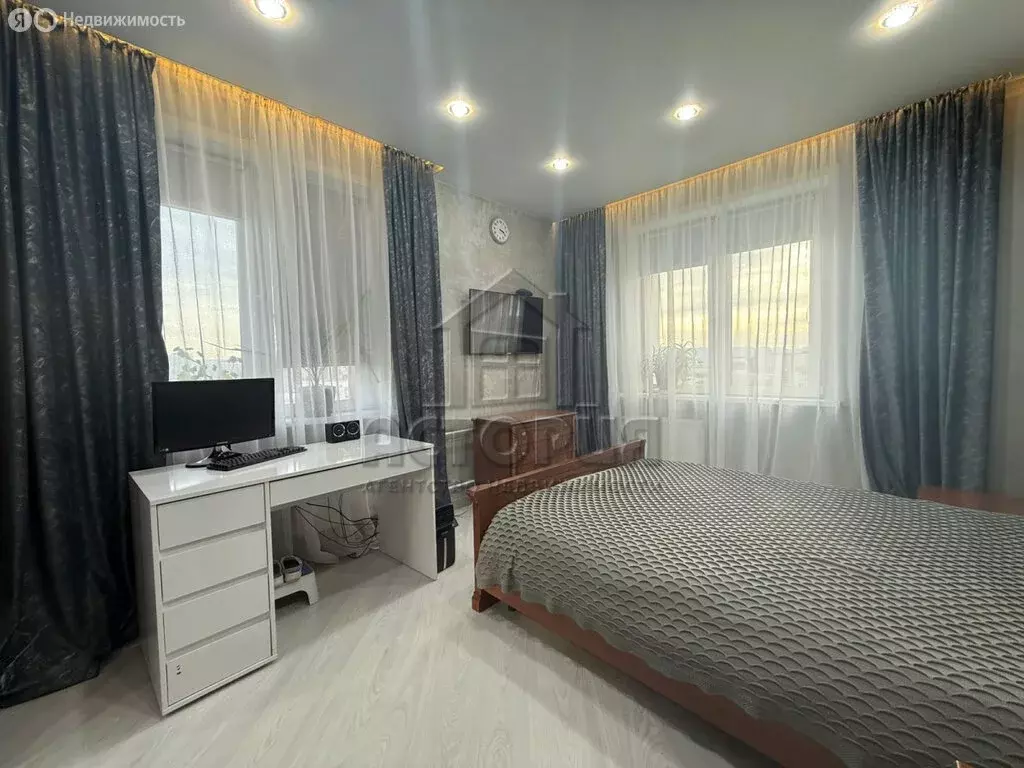 3-комнатная квартира: Красноярск, улица Авиаторов, 43 (72.1 м) - Фото 1