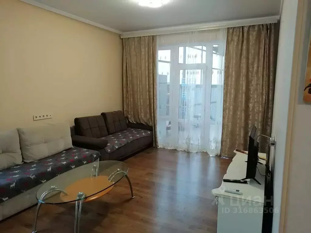2-к кв. Краснодарский край, Сочи пос. Лоо, ул. Разина, 32/1 (90.0 м) - Фото 0