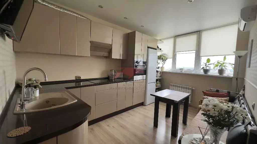 Продается 2-комнатная квартира - Фото 1