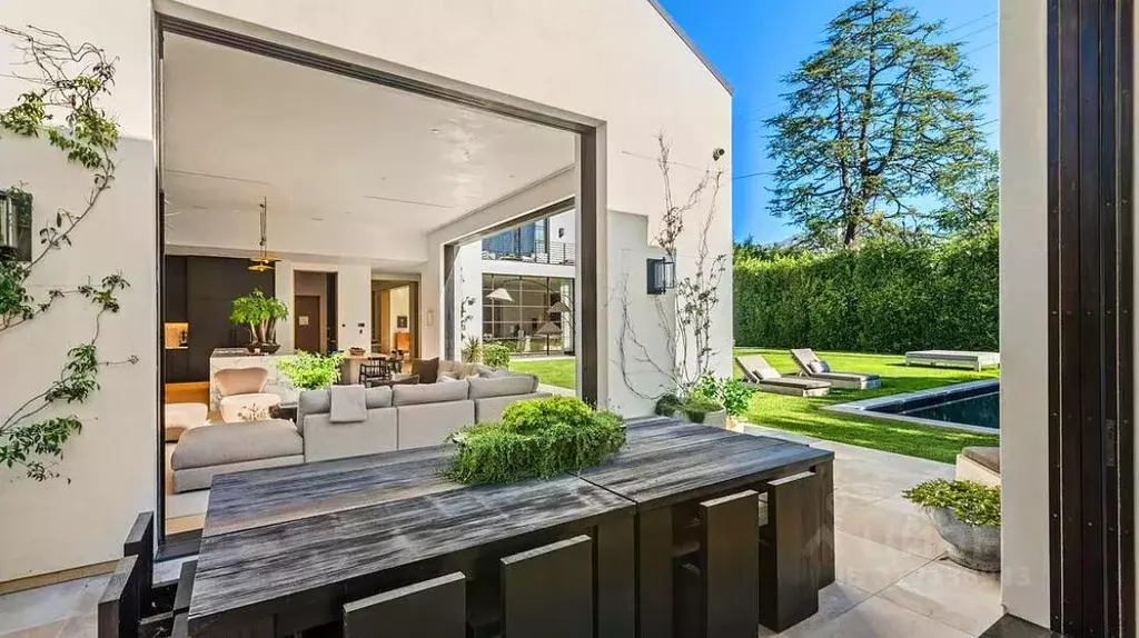 Дом в Краснодарский край, Сириус пгт ул. Щирова (390 м) - Фото 1