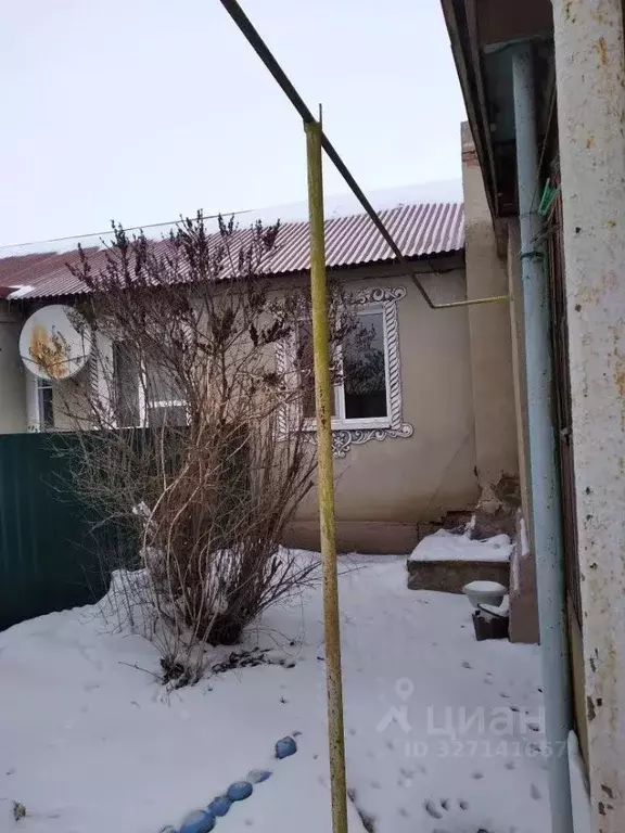 Дом в Астраханская область, Икрянинский район, с. Житное Рыбоводная ... - Фото 1