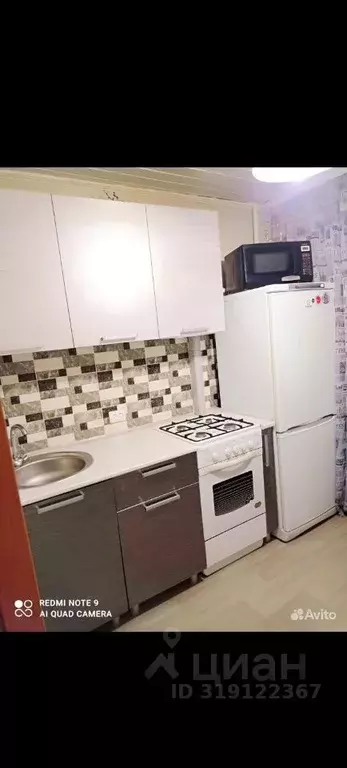 3-к кв. Омская область, Омск просп. Мира, 36 (50.0 м) - Фото 0