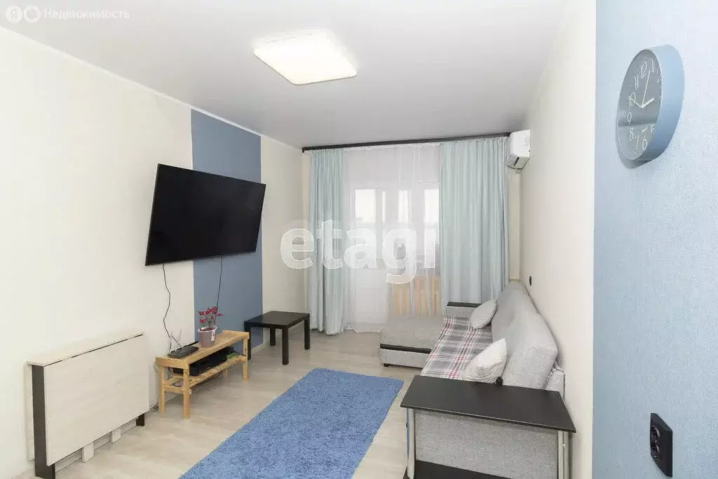 3-комнатная квартира: Тюмень, улица Жуковского, 90 (59 м) - Фото 1