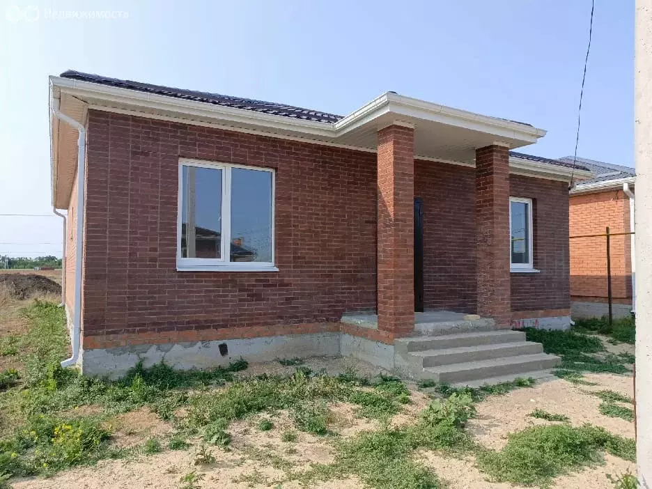 Дом в село Большие Салы, улица Героев, 6 (100 м) - Фото 1