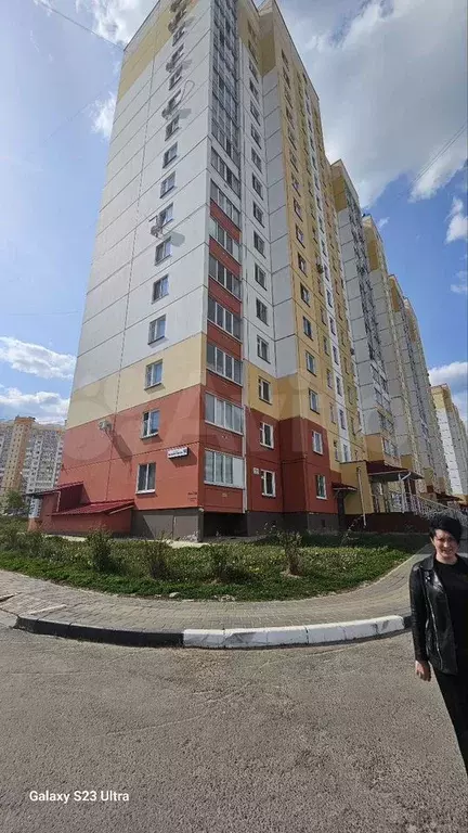 2-к. квартира, 60 м, 1/17 эт. - Фото 0