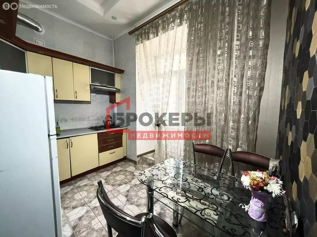 3-комнатная квартира: Севастополь, улица Ленина, 52 (78 м) - Фото 0