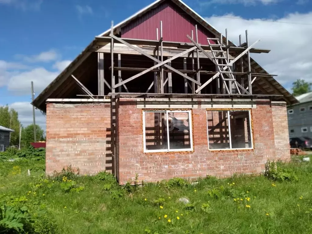 Дом в Коми, Усть-Вымский район, с. Айкино  (175 м) - Фото 0