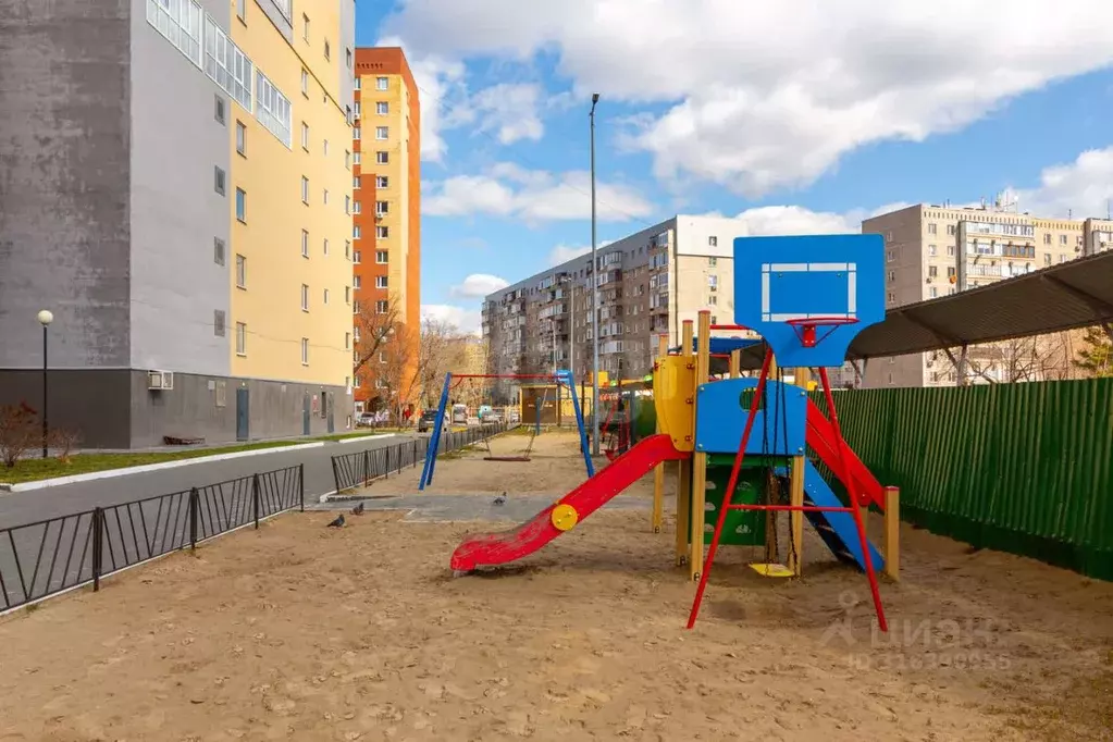 2-к кв. Тюменская область, Тюмень Холодильная ул., 21 (47.3 м) - Фото 0