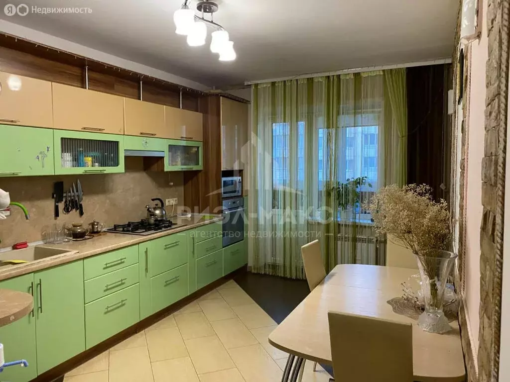 2-комнатная квартира: Брянск, улица Брянского Фронта, 28 (70.4 м) - Фото 1