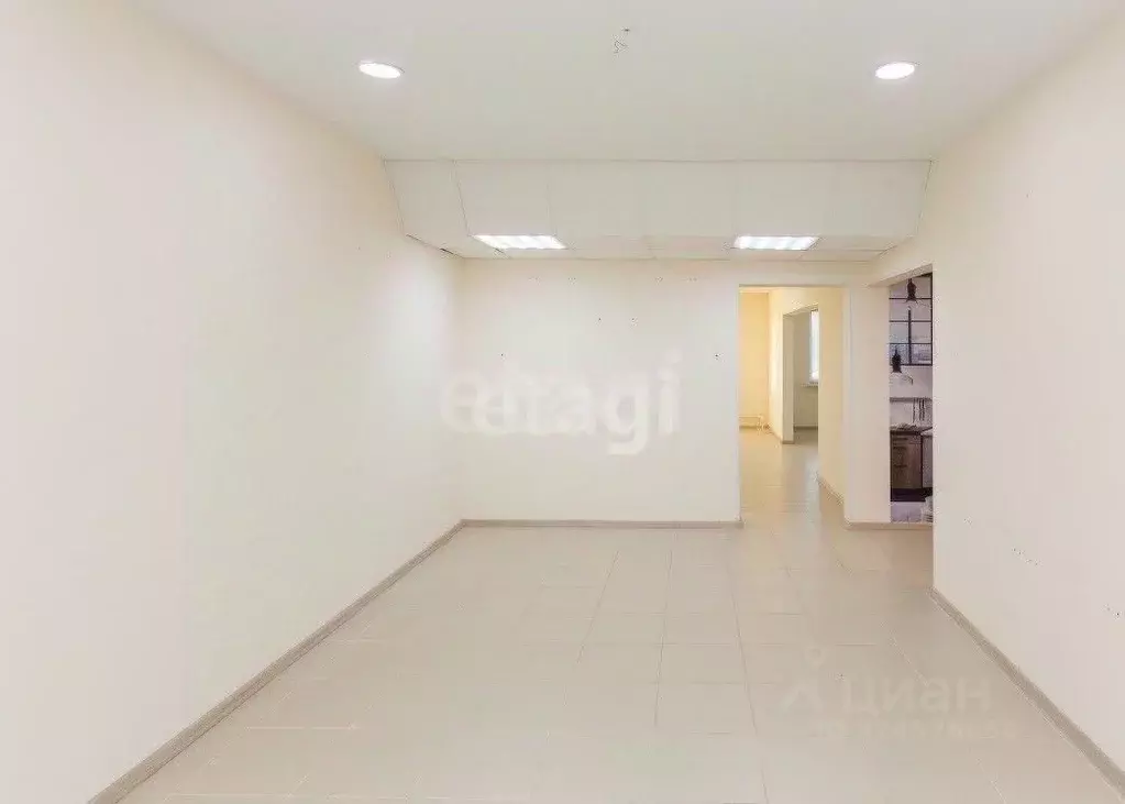 Помещение свободного назначения в Ханты-Мансийский АО, Сургут ул. ... - Фото 1