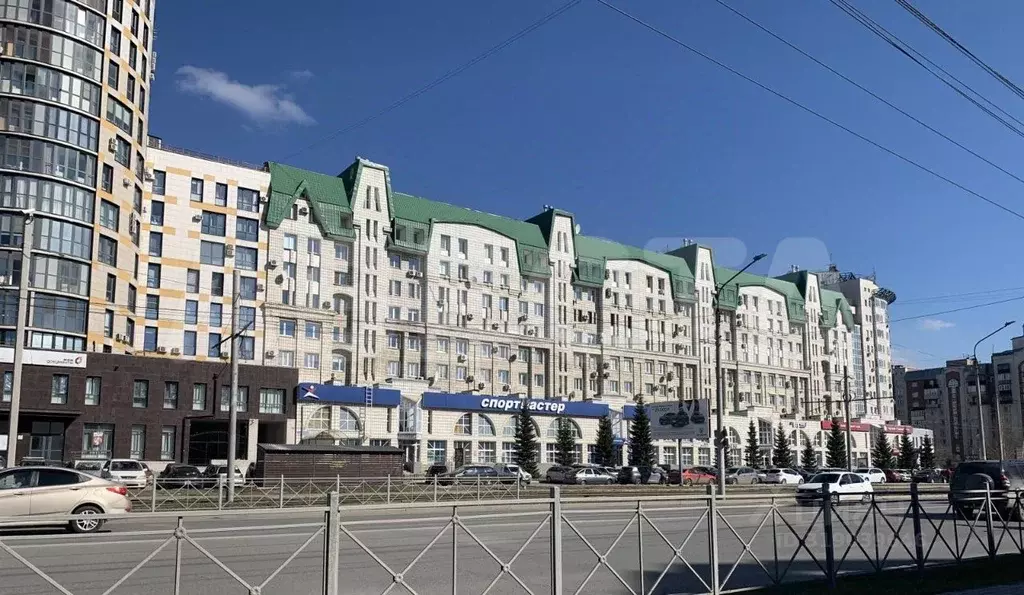 4-к кв. Омская область, Омск ул. Маршала Жукова, 101 (143.8 м) - Фото 0