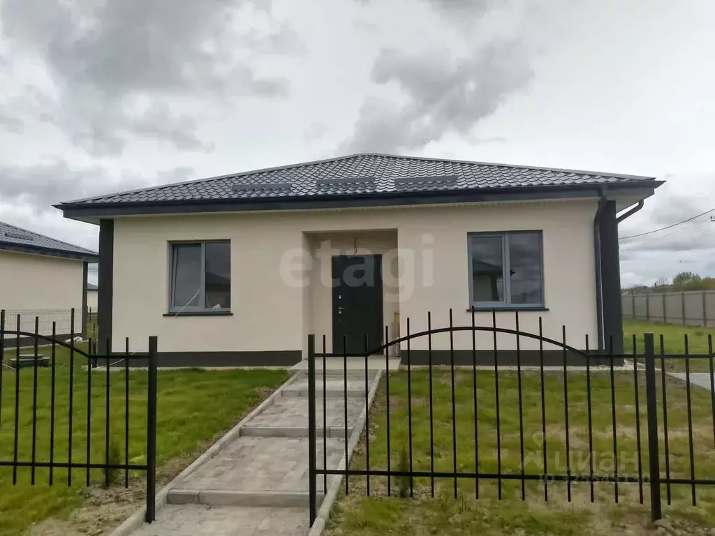 Дом в Калининградская область, Гурьевский муниципальный округ, пос. ... - Фото 1