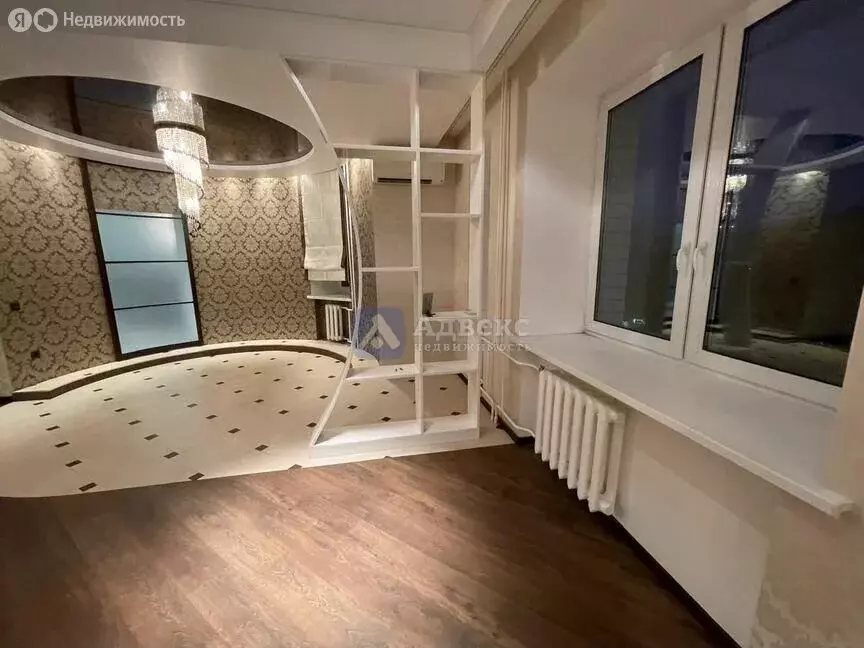 3-комнатная квартира: Тюмень, улица Александра Логунова, 11 (115.3 м) - Фото 1