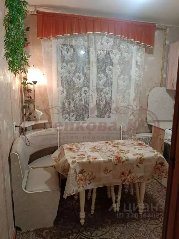 1-к кв. Курганская область, Курган Заозерный жилрайон, 6-й мкр, 16 ... - Фото 1