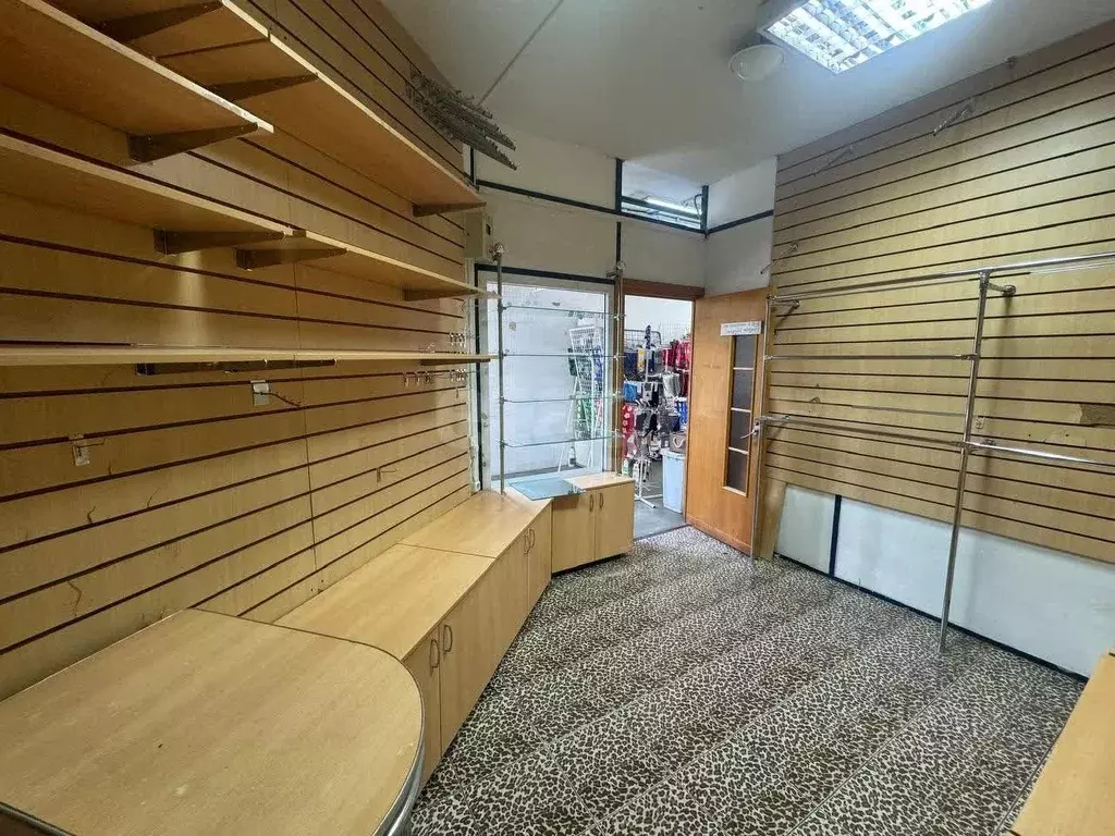 Торговая площадь в Краснодарский край, Геленджик ул. Горького, 19 (10 ... - Фото 1