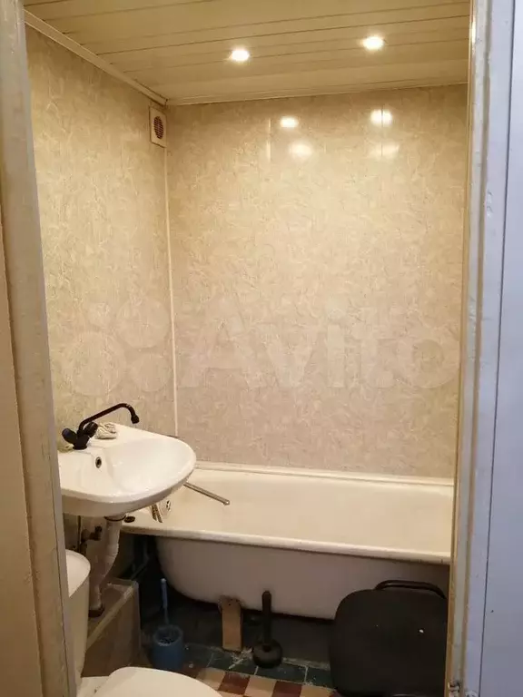 2-к. квартира, 42 м, 5/5 эт. - Фото 0