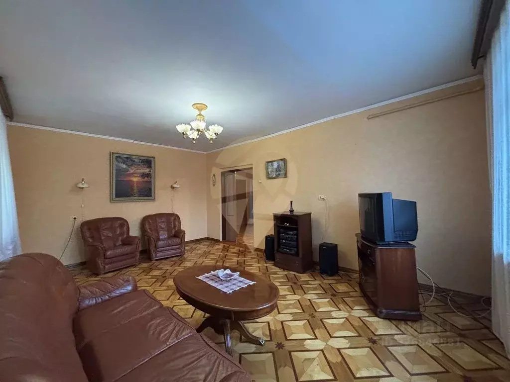 Дом в Белгородская область, Старый Оскол Летная ул. (200 м) - Фото 2