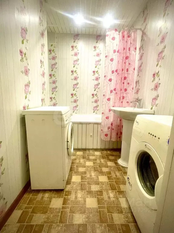 3-к кв. Псковская область, Остров ул. ДОС, 8 (82.1 м) - Фото 1