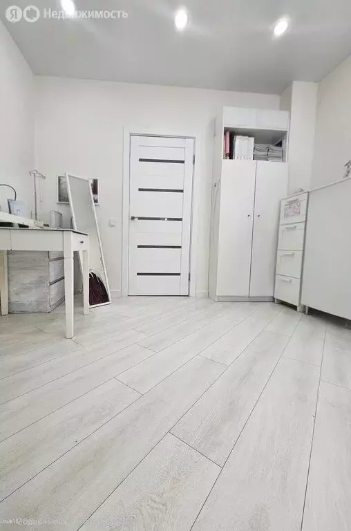 3-комнатная квартира: Казань, проспект Победы, 139Ак2 (100 м) - Фото 1