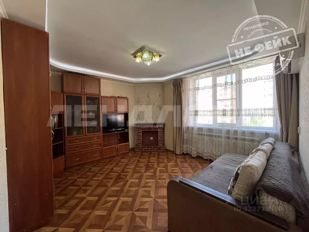 3-к кв. Ростовская область, Новочеркасск Магнитный пер., 1Бк6 (70.5 м) - Фото 0