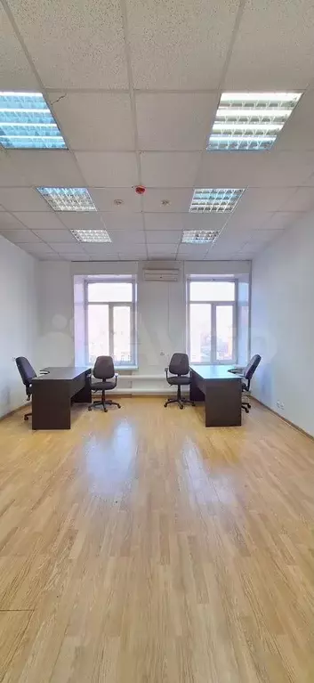 Свобод. назначения, 28 м на 1м этаже всё включено - Фото 0