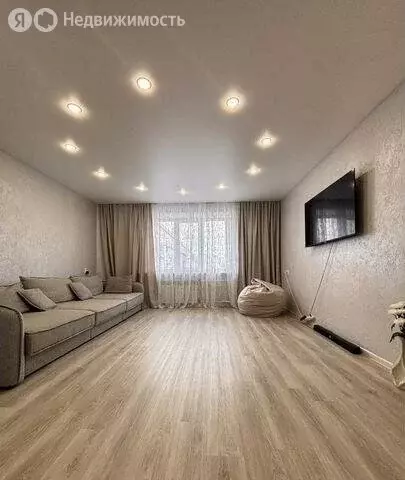 4-комнатная квартира: Саяногорск, микрорайон Ленинградский, 38 (78 м) - Фото 1