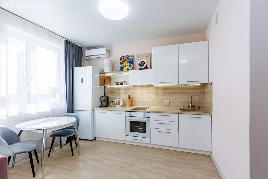 Квартира-студия: Тюмень, улица Владимира Бахарева, 3к1 (25 м) - Фото 2