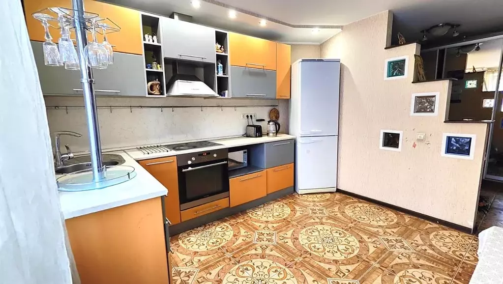 3-к кв. Алтайский край, Барнаул ул. Антона Петрова, 246 (83.5 м) - Фото 1