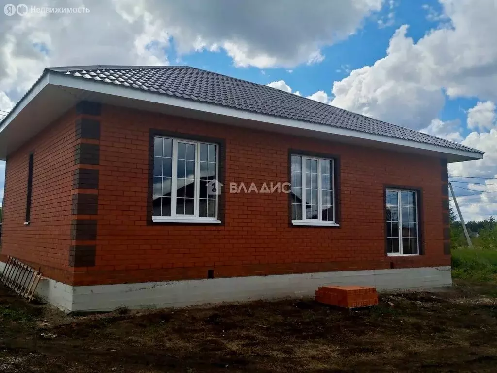 Дом в село Богословка, Солнечная улица, 25 (100 м) - Фото 1