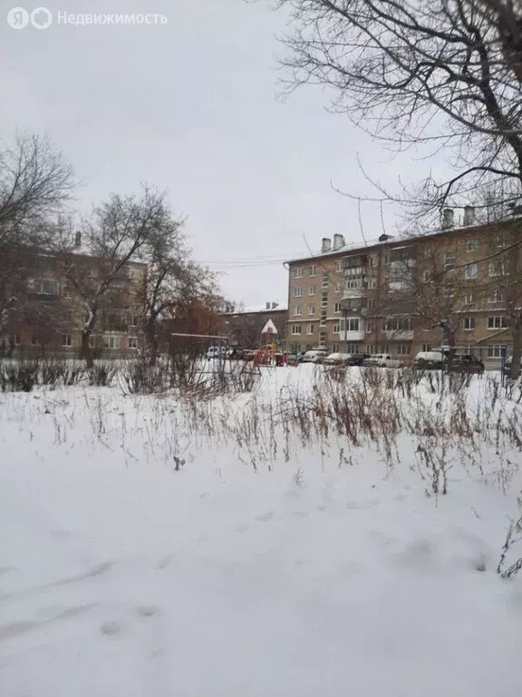 3-комнатная квартира: Каменск-Уральский, улица Карла Маркса, 63 (54.6 ... - Фото 0